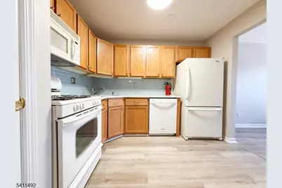 97 Crestview Ln, Mount Arlington, NJ 07856 - Photo 7