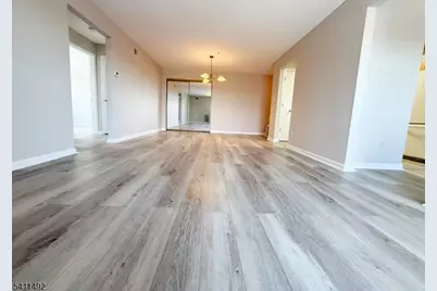 97 Crestview Ln, Mount Arlington, NJ 07856 - Photo 3