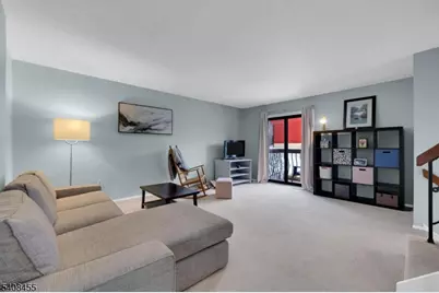 95 Wimbledon Sq, Washington Township, NJ 07853 - Photo 5