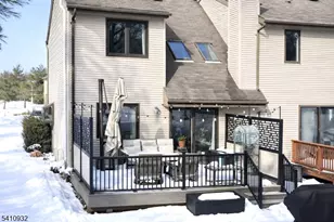 8 Dogwood Cir, Raritan Township, NJ 08822 - Photo 19