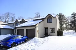 8 Dogwood Cir, Raritan Township, NJ 08822 - Photo 1