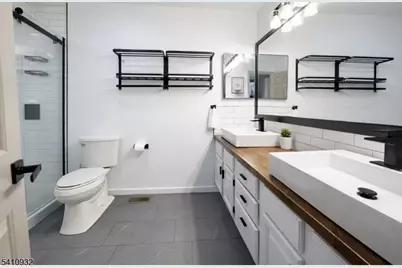 8 Dogwood Cir #8, Raritan Township, NJ 08822 - Photo 13