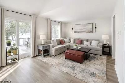 8 Dogwood Cir #8, Raritan Township, NJ 08822 - Photo 7