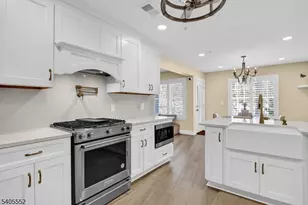 105 Riveredge Dr, Chatham Township, NJ 07928 - Photo 1