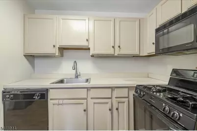 240 Cambridge Ct, Clifton, NJ 07014 - Photo 9