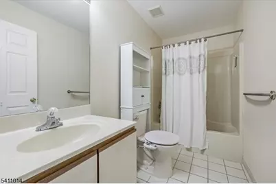 240 Cambridge Ct, Clifton, NJ 07014 - Photo 15
