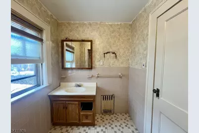 315 Rutledge Avenue, East Orange, NJ 07017 - Photo 15