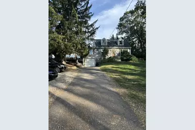 70 Suters Ln, Wayne, NJ 07470 - Photo 15