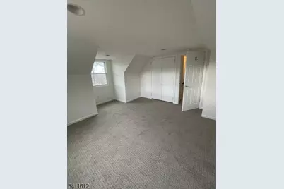 70 Suters Ln, Wayne, NJ 07470 - Photo 9