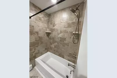 70 Suters Ln, Wayne, NJ 07470 - Photo 11