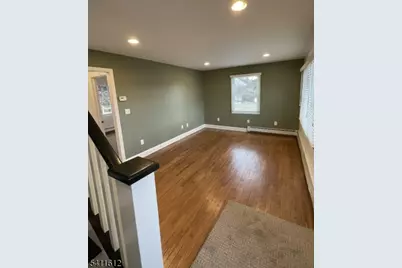 70 Suters Ln, Wayne, NJ 07470 - Photo 3