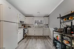 579 Dell Pl, Stanhope, NJ 07874 - Photo 9