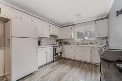 579 Dell Pl #79, Stanhope, NJ 07874 - Photo 7