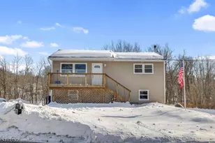 142 Barry Dr N, Vernon, NJ 07422 - Photo 1