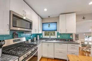 19 Colfax Dr, Pequannock Township, NJ 07440 - Photo 11