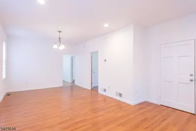 16 Major St, Clifton, NJ 07013 - Photo 5