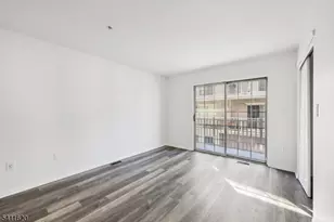 246 Matthews Drive, Newark, NJ 07103 - Photo 21