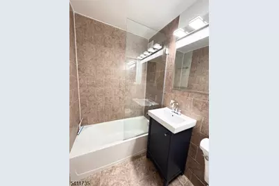 821-5B Jersey Ave, Elizabeth, NJ 07202 - Photo 5