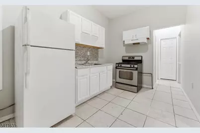 39 Blum St, Newark, NJ 07103 - Photo 9