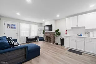 107 Willoughby St #1, Newark, NJ 07112 - Photo 3