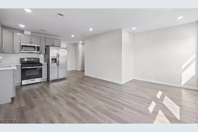 107 Willoughby St Unit 2, Newark, NJ 07112 - Photo 5