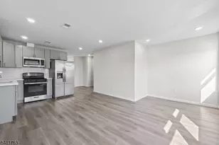 107 Willoughby St, Newark, NJ 07112 - Photo 5