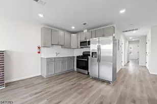 107 Willoughby St, Newark, NJ 07112 - Photo 3