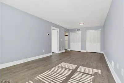 1314 Persimmon Ct, Mahwah, NJ 07430 - Photo 5