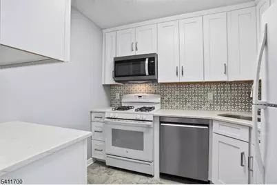 1314 Persimmon Ct, Mahwah, NJ 07430 - Photo 7