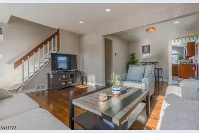 44 South Dr, Rochelle Park Township, NJ 07662 - Photo 5