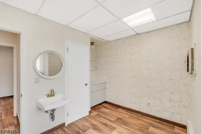 543 Valley Rd Unit 4, Montclair, NJ 07043 - Photo 13