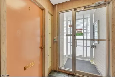 543 Valley Rd Unit 9, Montclair, NJ 07043 - Photo 3