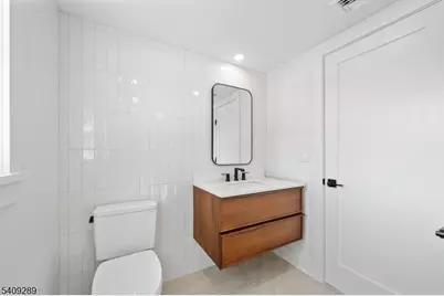 96 Watchung Ave, 3rd Fl, Montclair, NJ 07043 - Photo 11