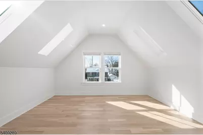 96 Watchung Ave, 3rd Fl, Montclair, NJ 07043 - Photo 5