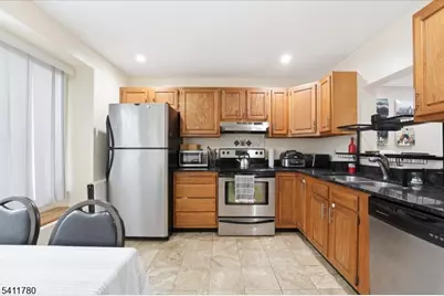 839 Valley St #B, Union Township, NJ 07088 - Photo 5