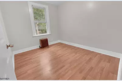 32 Dodd St, East Orange, NJ 07017 - Photo 9