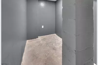 32 Dodd St, East Orange, NJ 07017 - Photo 13