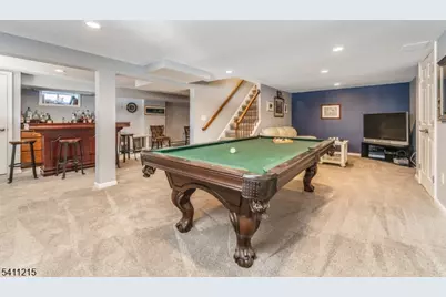 16 Aberdeen Cir, Raritan Township, NJ 08822 - Photo 5