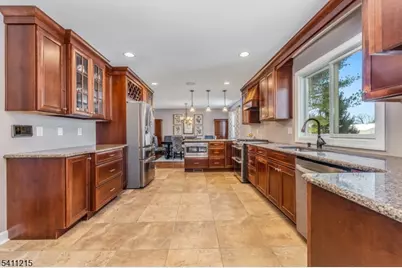 16 Aberdeen Cir, Raritan Township, NJ 08822 - Photo 3