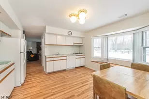 19 Trouville Dr, Parsippany, NJ 07054 - Photo 9