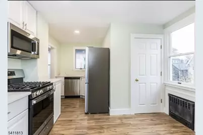 19 Sylvan Pl, Montclair, NJ 07042 - Photo 3