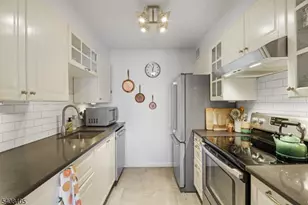 300 Main St, Little Falls Township, NJ 07424 - Photo 11