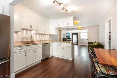 19 Pinecrest Ter, Wayne, NJ 07470 - Photo 9