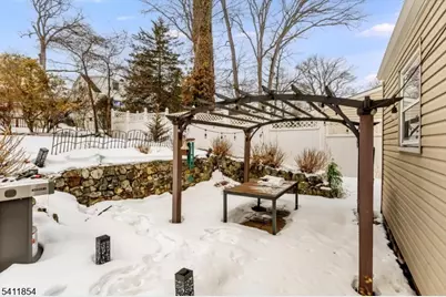 19 Pinecrest Ter, Wayne, NJ 07470 - Photo 29