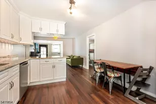 19 Pinecrest Terrace, Wayne, NJ 07470 - Photo 11