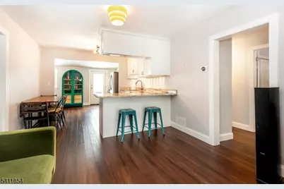 19 Pinecrest Ter, Wayne, NJ 07470 - Photo 5