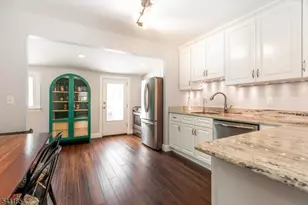 19 Pinecrest Terrace, Wayne, NJ 07470 - Photo 7