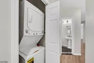 30 Linden Ave, East Orange, NJ 07018 - Photo 17