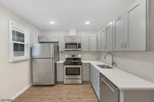 30 Linden Ave, East Orange, NJ 07018 - Photo 9