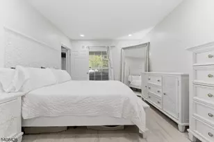 2108 Schindler Ln, Wayne Twp., NJ 07470 - Photo 13